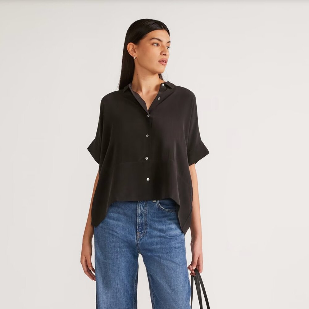 Everlane- boxy shirt in washable silk - black - size 8